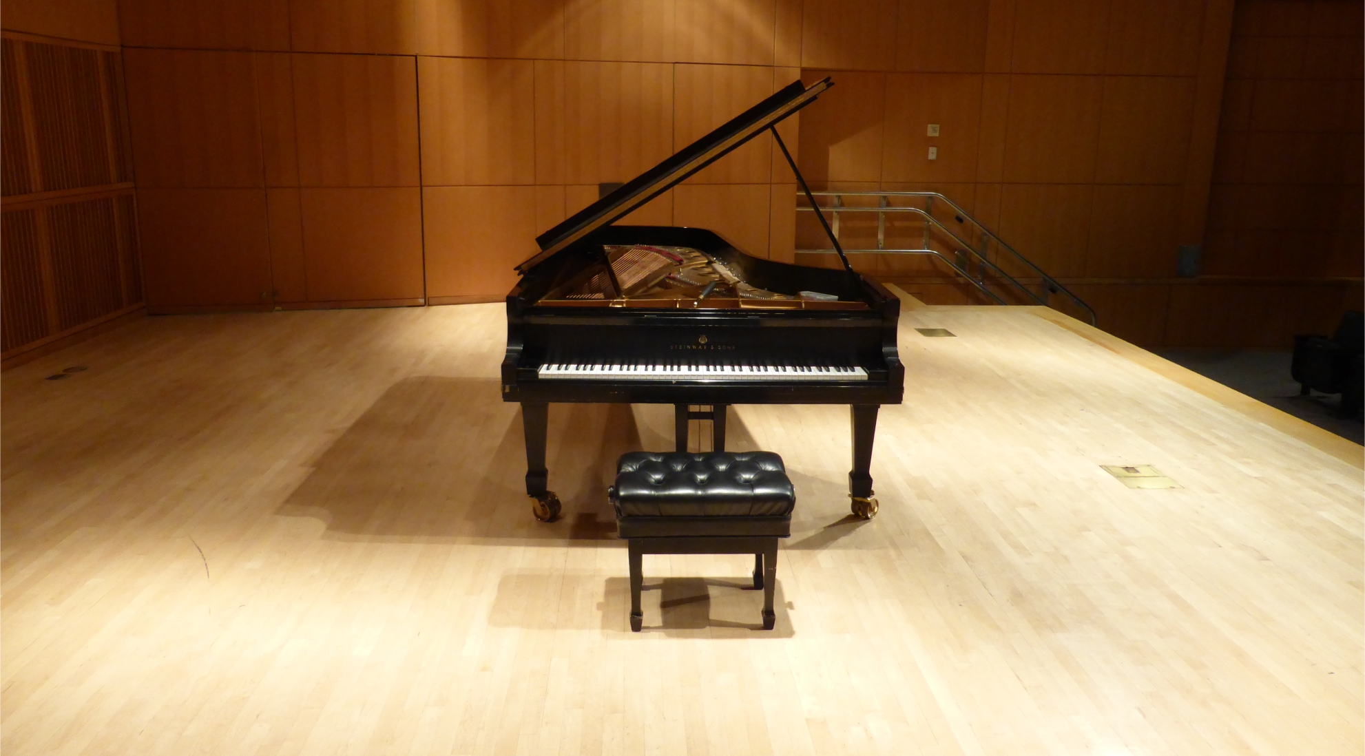 piano-on-stage