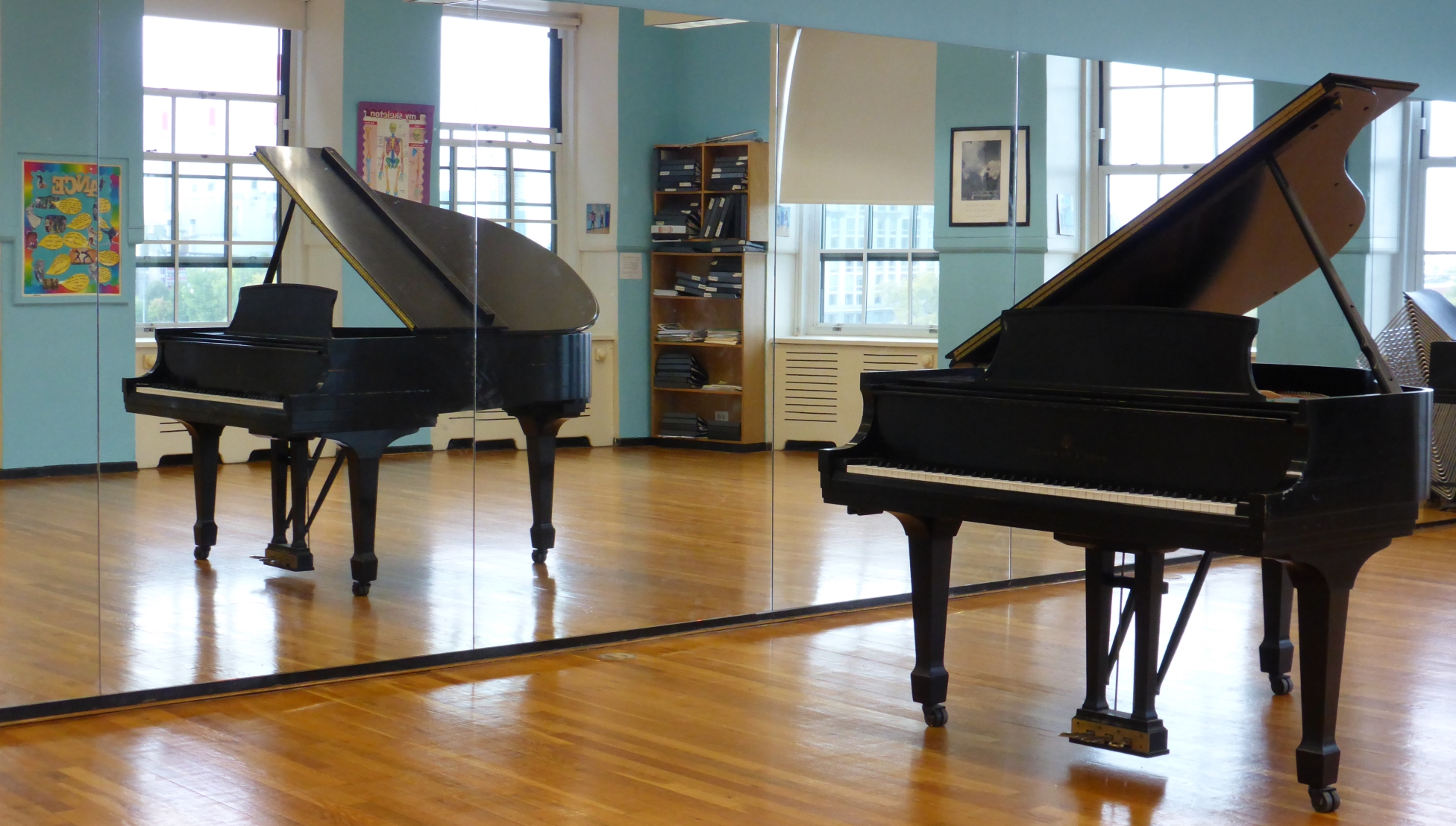 piano-mirror
